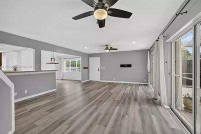 11625 Winchester Dr #B, Palm Beach Gardens, FL 33410 - Photo 7