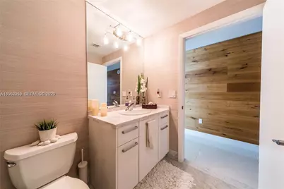 244 Biscayne Blvd #4407, Miami, FL 33132 - Photo 17