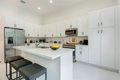 19410 SW 124th Ct, Miami, FL 33177 - Photo 9