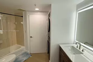 1750 N Bayshore Dr, Miami, FL 33132 - Photo 11