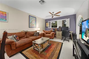 1031 Pine Isle Ln, Naples, FL 34112 - Photo 3