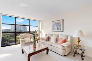 600 Parkview Dr, Hallandale Beach, FL 33009 - Photo 9