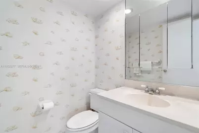 600 Parkview Dr #601, Hallandale Beach, FL 33009 - Photo 23