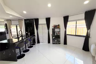 1100 SW 109th Ave, Pembroke Pines, FL 33025 - Photo 5