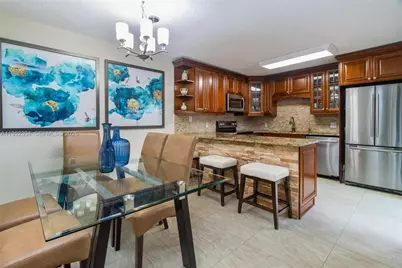 2566 Lakeview Ct, Cooper City, FL 33026 - Photo 5