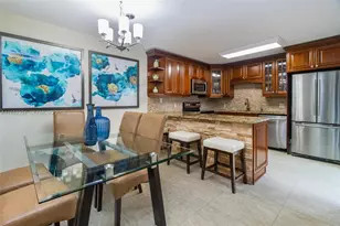 2566 Lakeview Ct, Cooper City, FL 33026 - Photo 5