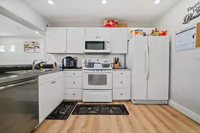 5402 NW 25th Ter, Tamarac, FL 33309 - Photo 15