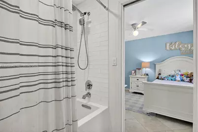 2910 NE 52nd St, Fort Lauderdale, FL 33308 - Photo 13