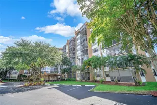 1300 St Charles Pl, Pembroke Pines, FL 33026 - Photo 17