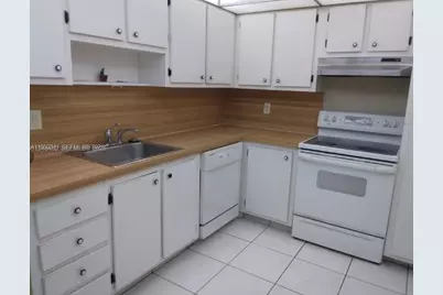 1300 Saint Charles Pl #PH15, Pembroke Pines, FL 33026 - Photo 3