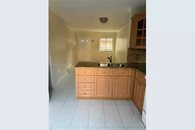 5490 W 21st Ct #308, Hialeah, FL 33016 - Photo 3