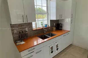 12202 SW 216th St, Miami, FL 33170 - Photo 7