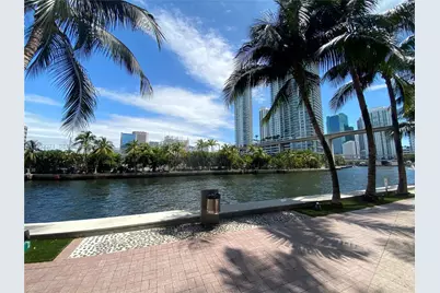 185 SW 7th St #3704, Miami, FL 33130 - Photo 37