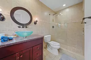 2424 NE 9th St, Fort Lauderdale, FL 33304 - Photo 5