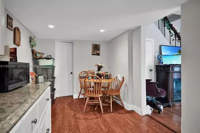 2105 NW 1st St, Miami, FL 33125 - Photo 5