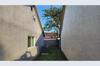 13337 SW 112th Pl, Miami, FL 33176 - Photo 11