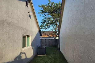 13337 SW 112th Pl, Miami, FL 33176 - Photo 11