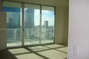 300 S Biscayne Blvd, Miami, FL 33131 - Photo 5