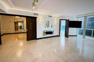 17201 Collins Ave+den, Sunny Isles Beach, FL 33160 - Photo 11