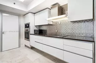 17201 Collins Ave+den, Sunny Isles Beach, FL 33160 - Photo 3