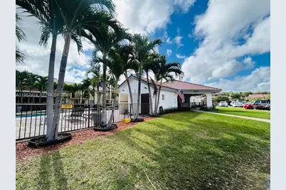 560 NW 82nd Pl #306, Miami, FL 33126 - Photo 25