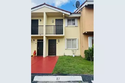 560 NW 82nd Pl #306, Miami, FL 33126 - Photo 3