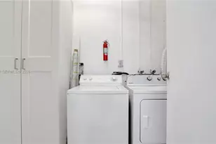 1105 N 31st Ct, Hollywood, FL 33021 - Photo 19