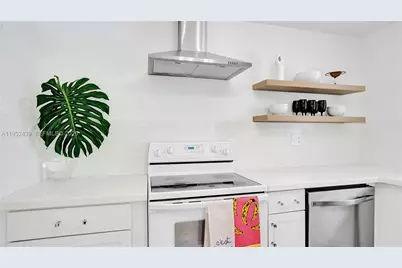 1105 N 31st Ct, Hollywood, FL 33021 - Photo 3