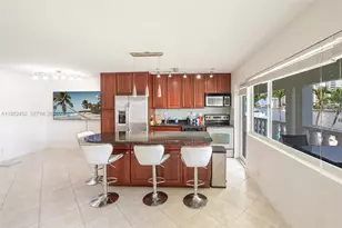 2895 NE 32nd St, Fort Lauderdale, FL 33306 - Photo 11