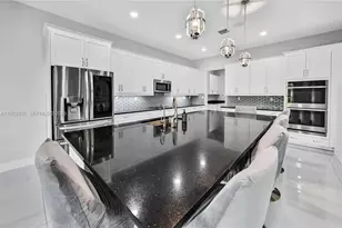 8645 NW 39th Ct, Coral Springs, FL 33065 - Photo 9