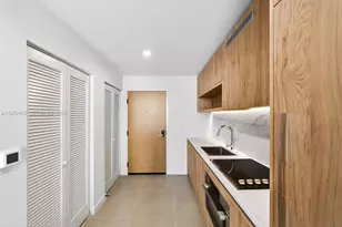 11 NE 6th St, Miami, FL 33132 - Photo 25