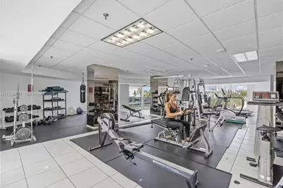 2401 Collins Ave #509, Miami Beach, FL 33140 - Photo 19