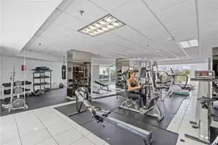 2401 Collins Ave, Miami Beach, FL 33140 - Photo 19