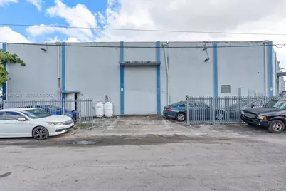 660 NW 137th St, North Miami, FL 33168 - Photo 9