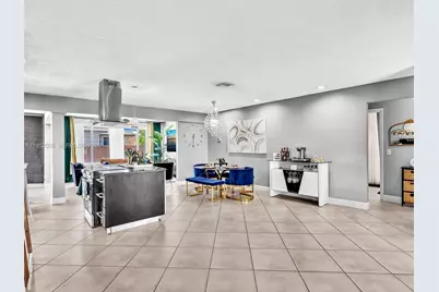 8581 NW 15th Ct, Pembroke Pines, FL 33024 - Photo 7