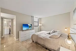 8002 SW 149th Ave, Miami, FL 33193 - Photo 9