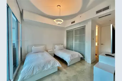 50 S Pointe Dr #LOFT5, Miami Beach, FL 33139 - Photo 17