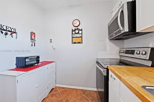 2772 Dudley Dr E, West Palm Beach, FL 33415 - Photo 9