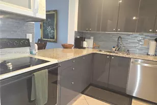 330 SE 2nd St, Hallandale Beach, FL 33009 - Photo 11