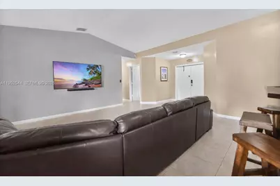 13220 SW 205th Ln, Miami, FL 33177 - Photo 9