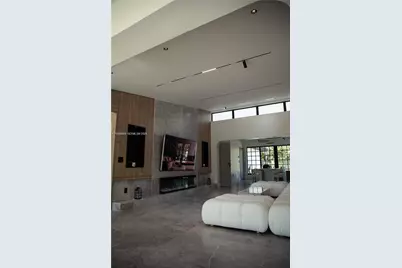 7850 Hawthorne Ave, Miami Beach, FL 33141 - Photo 21