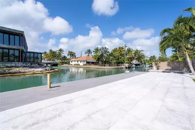 7850 Hawthorne Ave, Miami Beach, FL 33141 - Photo 33