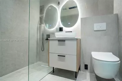 7850 Hawthorne Ave, Miami Beach, FL 33141 - Photo 29