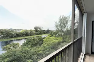 2206 S Cypress Bend Dr, Pompano Beach, FL 33069 - Photo 29