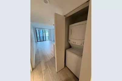 45 SW 9th St #1004, Miami, FL 33130 - Photo 19