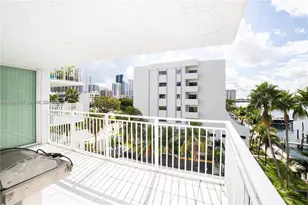 18000 N Bay Rd, Sunny Isles Beach, FL 33160 - Photo 9