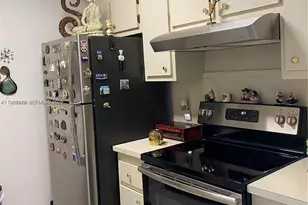 13255 SW 7th Ct, Pembroke Pines, FL 33027 - Photo 5