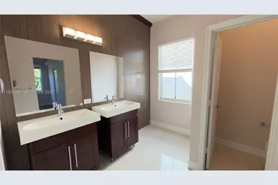 1792 Aspen Ln #1792, Weston, FL 33327 - Photo 15