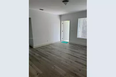 3330 NW 4th St, Miami, FL 33125 - Photo 9