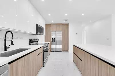 695 W 73rd Pl, Hialeah, FL 33014 - Photo 15